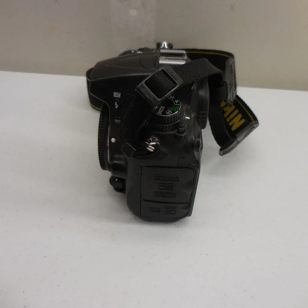 Nikon D7000 Digital SLR Camera Body Black with Battery and Kastar Charger Tested